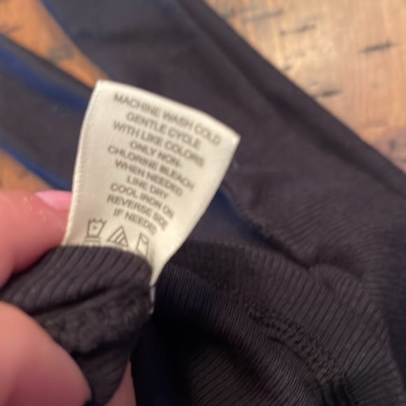 No comment. Top - Picture 4 of 4